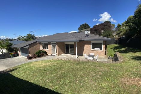 Photo of property in 16 Ryden Place, Glen Eden, Auckland, 0602