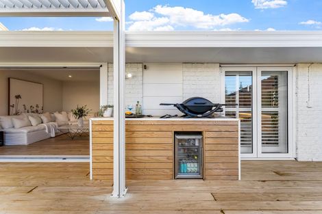 Photo of property in 2/4 Beach Road, Orewa, 0931