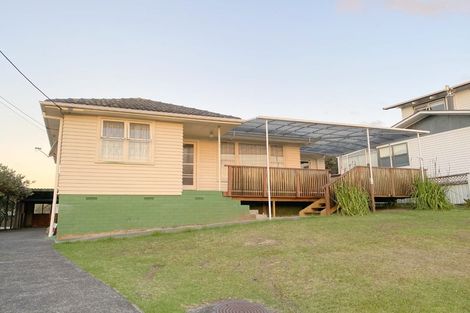 Photo of property in 11 Robert Burke Place, Henderson, Auckland, 0612