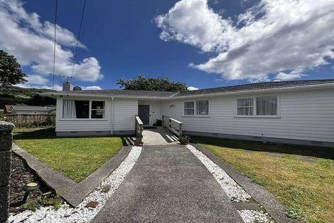 Photo of property in 13 Mclellan Street, Tawa, Wellington, 5028