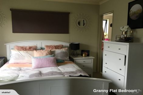 Photo of property in 4 Johnstone Drive, Fitzherbert, Palmerston North, 4410