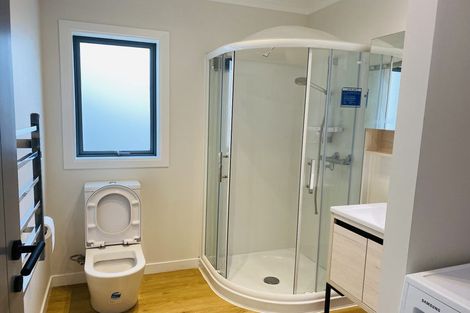 Photo of property in 12 Cromwell Point, Newlands, Wellington, 6037