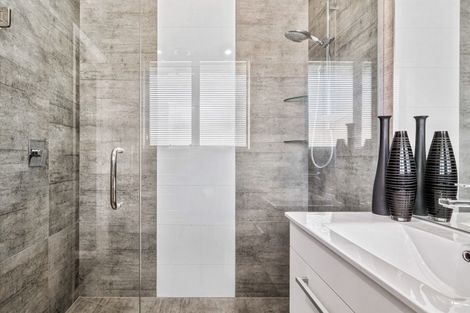 Photo of property in 3 Saint Heliers Grove, Fitzherbert, Palmerston North, 4410