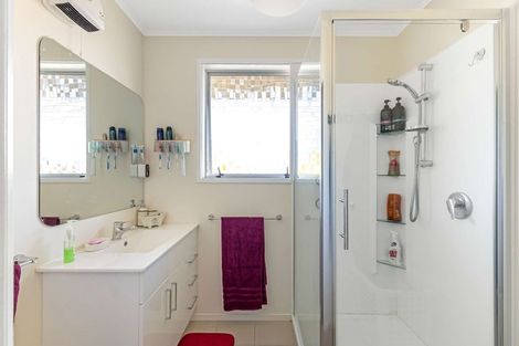 Photo of property in 12 Banks Street, Tolaga Bay, 4077