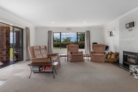 Photo of property in 38 Pohutukawa Drive, Levin, 5571