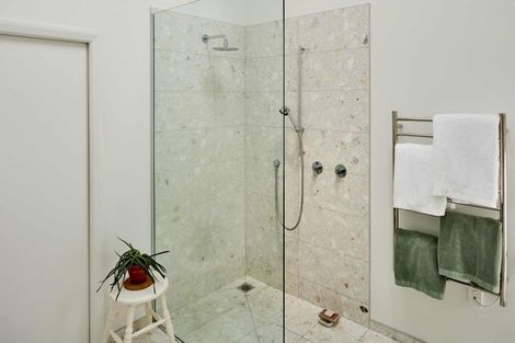 Photo of property in 15 Konini Street, Eastbourne, Lower Hutt, 5013