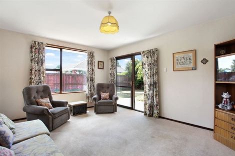 Photo of property in 2/281 Sawyers Arms Road, Bishopdale, Christchurch, 8053