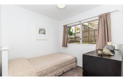 Photo of property in 1/52 Arran Road, Browns Bay, Auckland, 0630