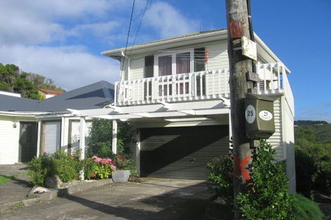 Photo of property in 19 Maungaraki Road, Korokoro, Lower Hutt, 5012