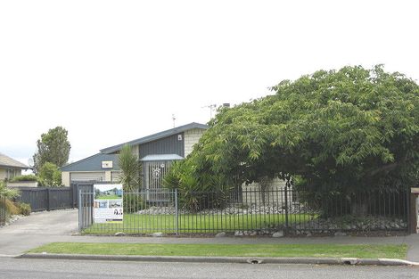 Photo of property in 33 Heathglen Avenue, Parklands, Christchurch, 8083