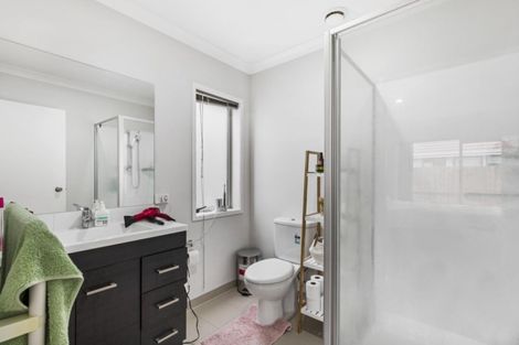 Photo of property in 92 Popokatea Drive, Takanini, 2112