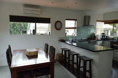 Photo of property in 2/224 Forrest Hill Road, Forrest Hill, Auckland, 0620
