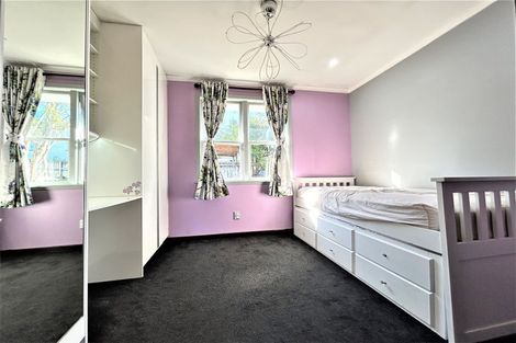Photo of property in 2/24 Holbrook Street, Blockhouse Bay, Auckland, 0600