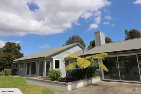 Photo of property in 107 Riverland Road, Kumeu, 0892