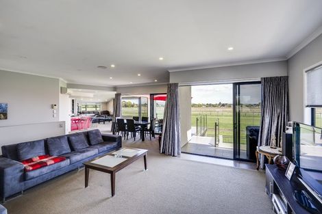 Photo of property in Cheltenham Court, 609 Market Street South, Hastings, 4122