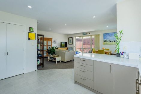 Photo of property in 27 Saltaire Street, North New Brighton, Christchurch, 8083