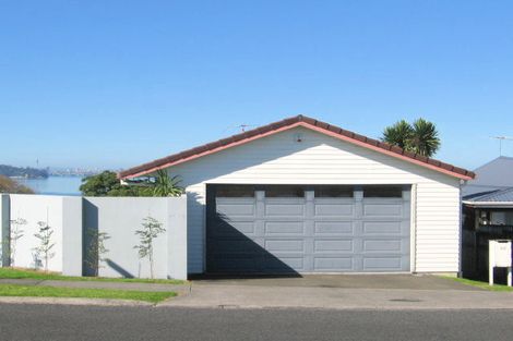 Photo of property in 68 Wiseley Road, West Harbour, Auckland, 0618