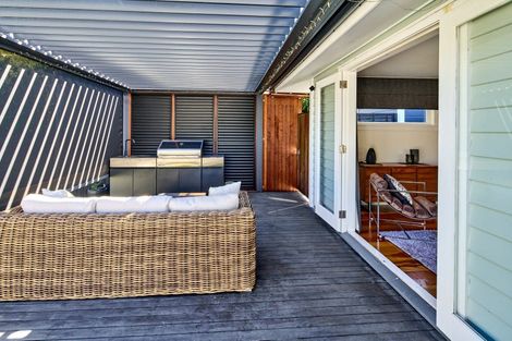 Photo of property in 22 Central Terrace, Alicetown, Lower Hutt, 5010