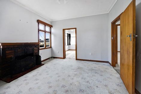 Photo of property in 225 South Road, Hawera, 4610