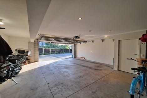 Photo of property in The Strand, 1/16 Ronald Street, Strandon, New Plymouth, 4312