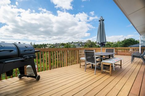 Photo of property in 38a Colmar Road, Mellons Bay, Auckland, 2014