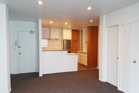 Photo of property in 8a Madeira Lane, Grafton, Auckland, 1023