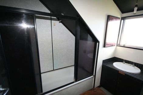 Photo of property in 100 Lake Road, Koutu, Rotorua, 3010