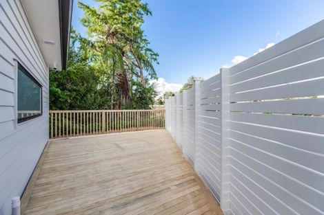 Photo of property in 1 Ti Kouka Place, Te Atatu Peninsula, Auckland, 0610