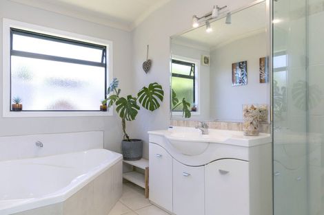 Photo of property in 208 Acacia Bay Road, Nukuhau, Taupo, 3330