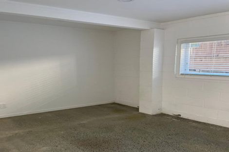 Photo of property in 27 Walpole Avenue, Hillpark, Auckland, 2102