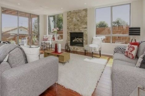 Photo of property in 436a East Coast Road, Windsor Park, Auckland, 0630