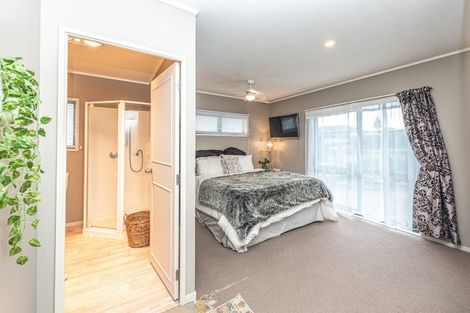 Photo of property in 14 Golf Vue Place, Castlecliff, Whanganui, 4501