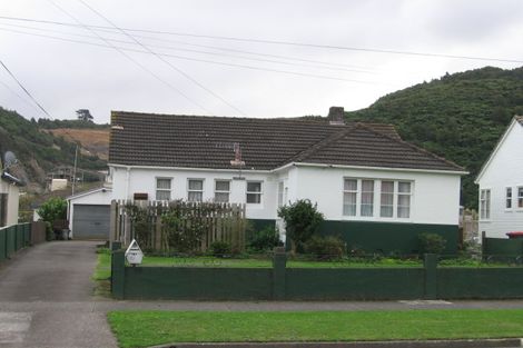 Photo of property in 107 Molesworth Street, Taita, Lower Hutt, 5011