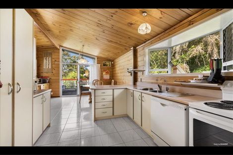 Photo of property in 90 Point View Drive, East Tamaki Heights, Auckland, 2016