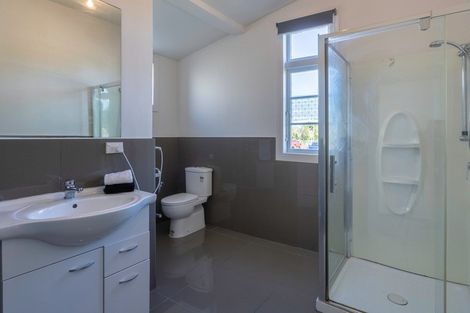 Photo of property in 40 Weraroa Road, Levin, 5510