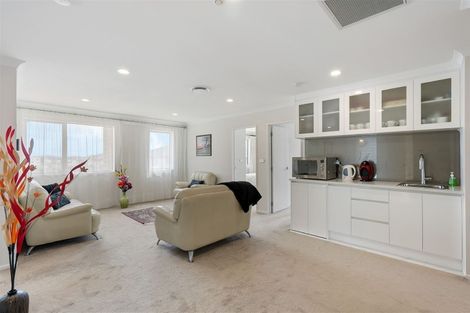 Photo of property in 20 Drumbuoy Drive, Flat Bush, Auckland, 2019