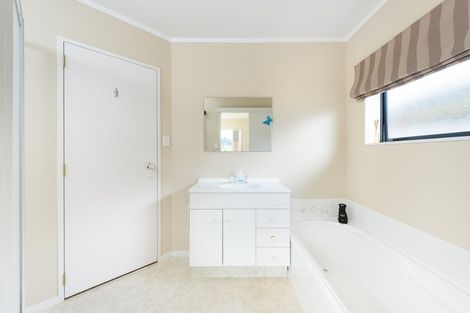 Photo of property in 313 Gravatt Road, Papamoa Beach, Papamoa, 3118