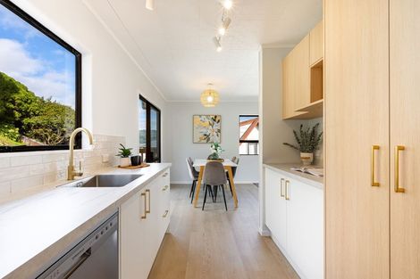 Photo of property in 62 Gloaming Hill, Titahi Bay, Porirua, 5022