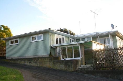 Photo of property in 39 Raleigh Road, Northcote, Auckland, 0627