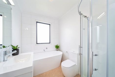 Photo of property in 28b Bayly Road, Moturoa, New Plymouth, 4310