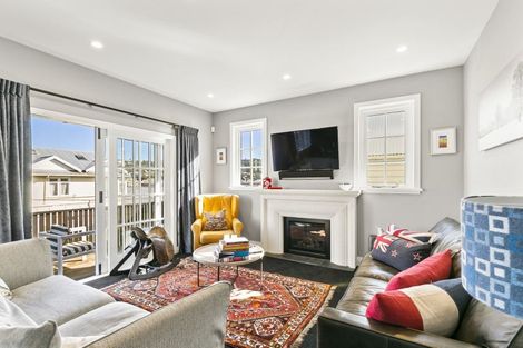 Photo of property in 43 Pirie Street, Mount Victoria, Wellington, 6011