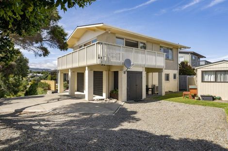 Photo of property in 67 Queens Road, Waikanae Beach, Waikanae, 5036