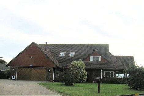 Photo of property in 41 Chilton Drive, Paraparaumu, 5032