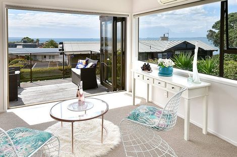 Photo of property in 1/91 Aberdeen Road, Castor Bay, Auckland, 0620