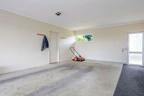 Photo of property in 208 Adelaide Road, Dannevirke, 4930