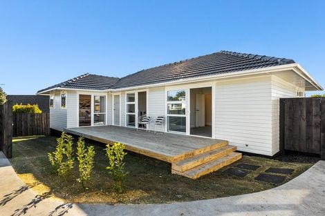 Photo of property in 17c Hamurana Place, Te Atatu Peninsula, Auckland, 0610