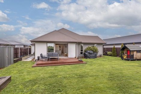 Photo of property in 32 Flaxon Place, Burwood, Christchurch, 8083