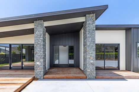 Photo of property in 2 Marsden Place, Hurworth, New Plymouth, 4310