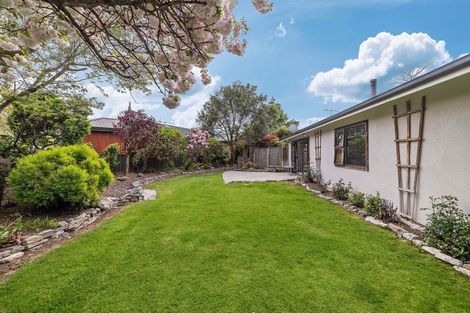 Photo of property in 16 Kuri Place, Wanaka, 9305