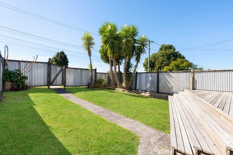 Photo of property in 11 Fordham Street, Beach Haven, Auckland, 0626